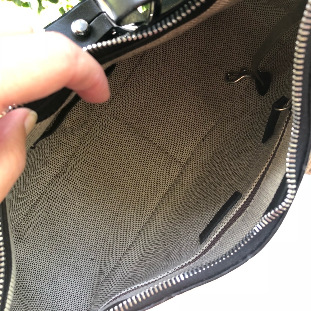 Dooney & Bourke “Large Hobo” Purse/Handbag - Picture 7 of 8